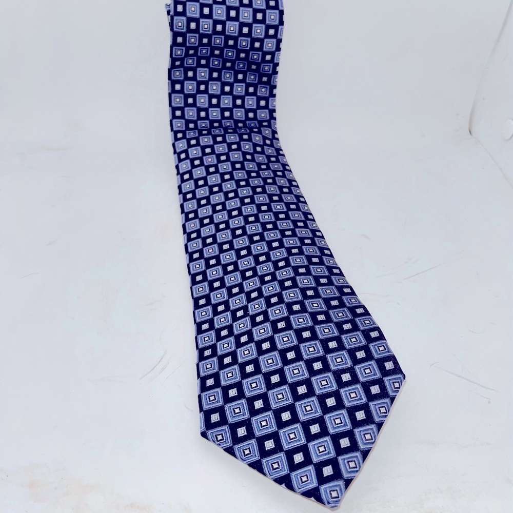 The Tie Bar.com Men’s Tie vintage 90’s or Y2K style, geometric squares tie